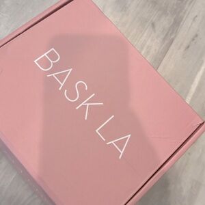 NWT Bask LA Steam Pro